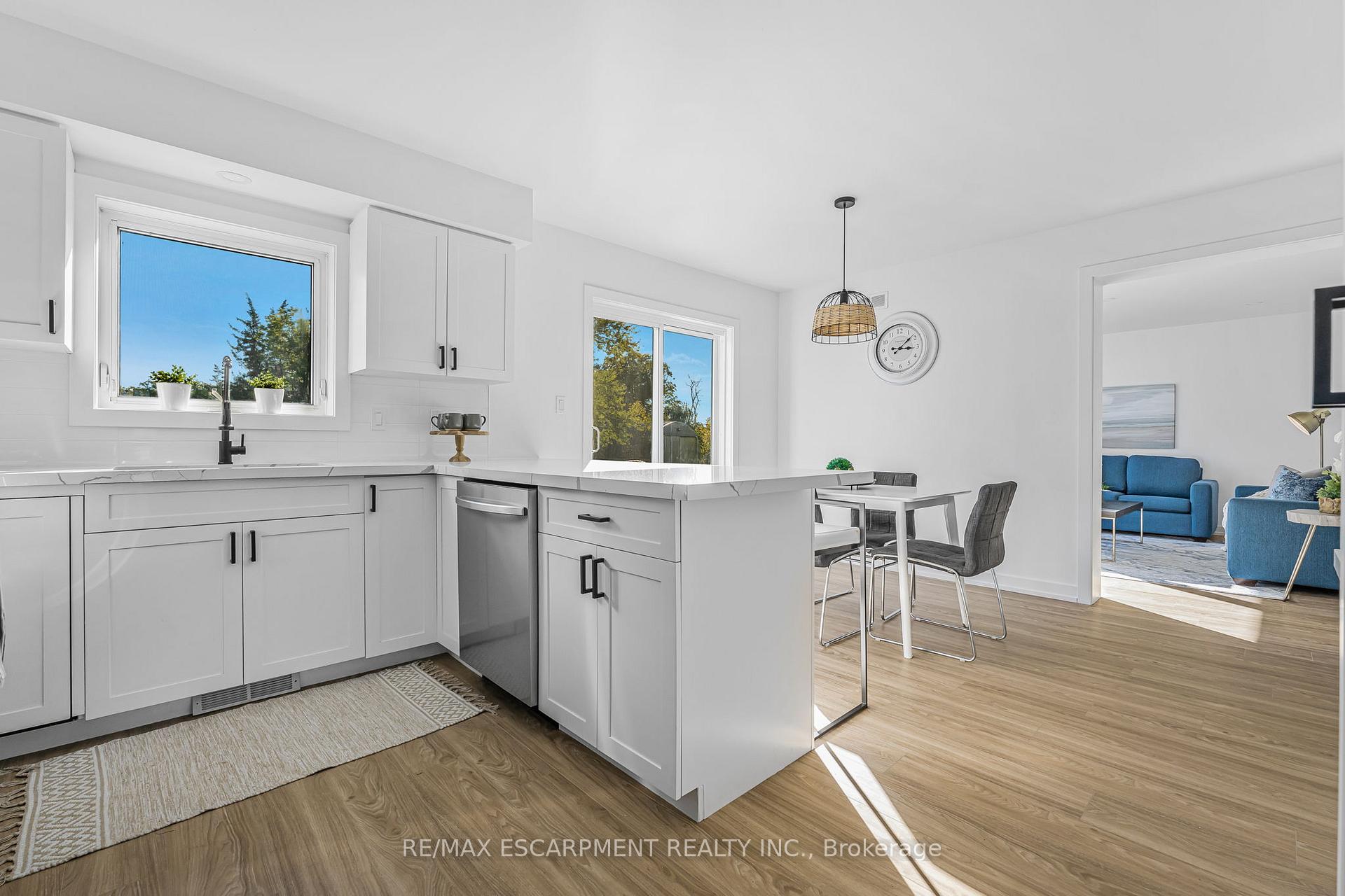 Photo 14 of 7580 Regional 20 Road, Grimsby, Grimsby Escarpment — HOMEH