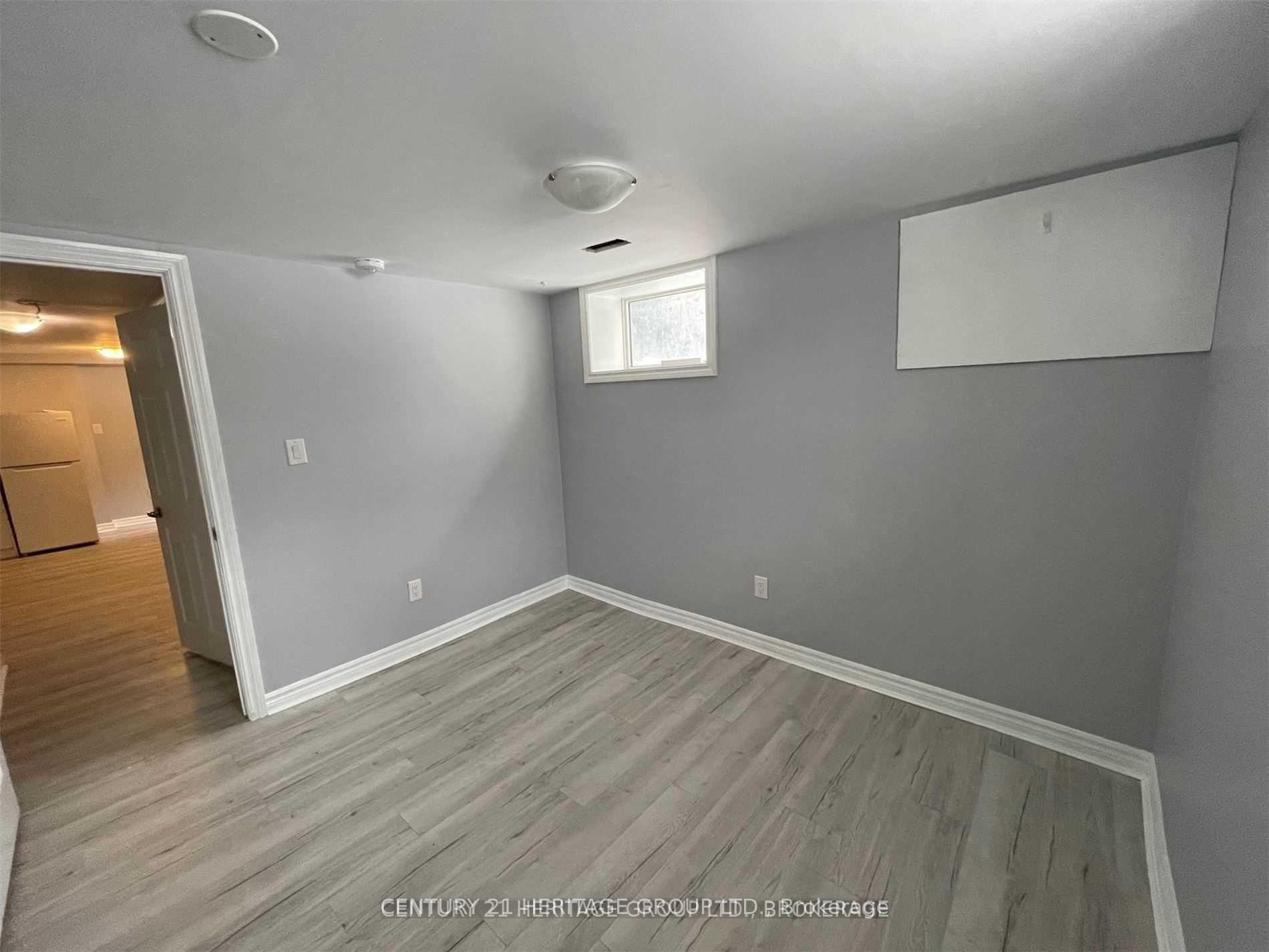 Photo 4 of Unit Bsmt, 141 Grove Street E, Barrie, Wellington — HOMEH
