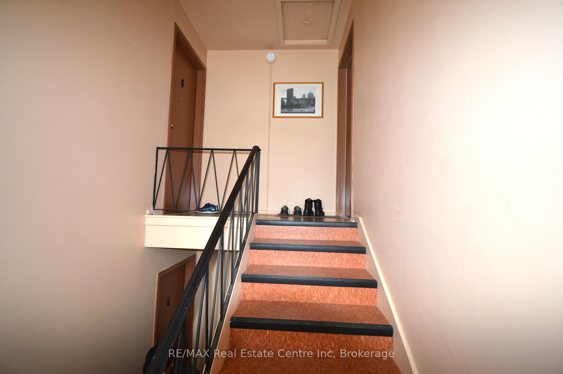 Photo 8 of 89 Suffolk Street W, Guelph, Exhibition Park — HOMEH