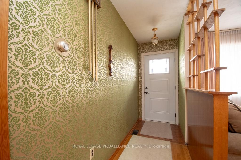 Photo 3 of 632 Saugeen Crescent, Peterborough, Ashburnham Ward 4 — HOMEH