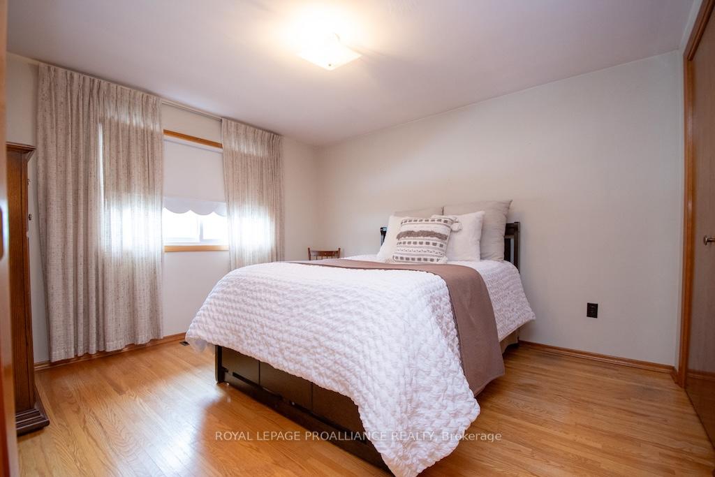 Photo 20 of 632 Saugeen Crescent, Peterborough, Ashburnham Ward 4 — HOMEH