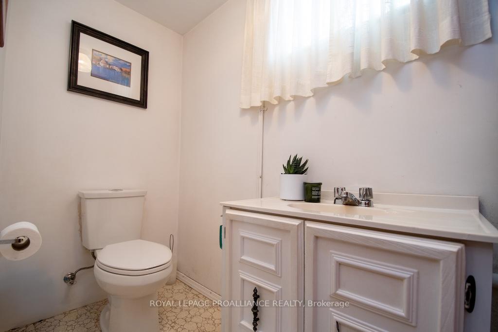 Photo 25 of 632 Saugeen Crescent, Peterborough, Ashburnham Ward 4 — HOMEH