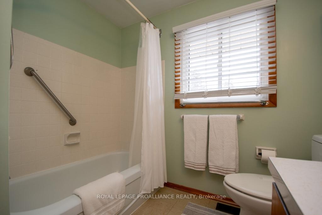 Photo 27 of 632 Saugeen Crescent, Peterborough, Ashburnham Ward 4 — HOMEH