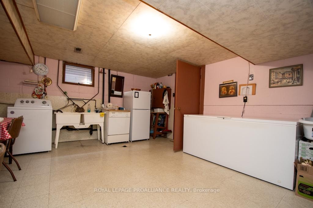 Photo 34 of 632 Saugeen Crescent, Peterborough, Ashburnham Ward 4 — HOMEH