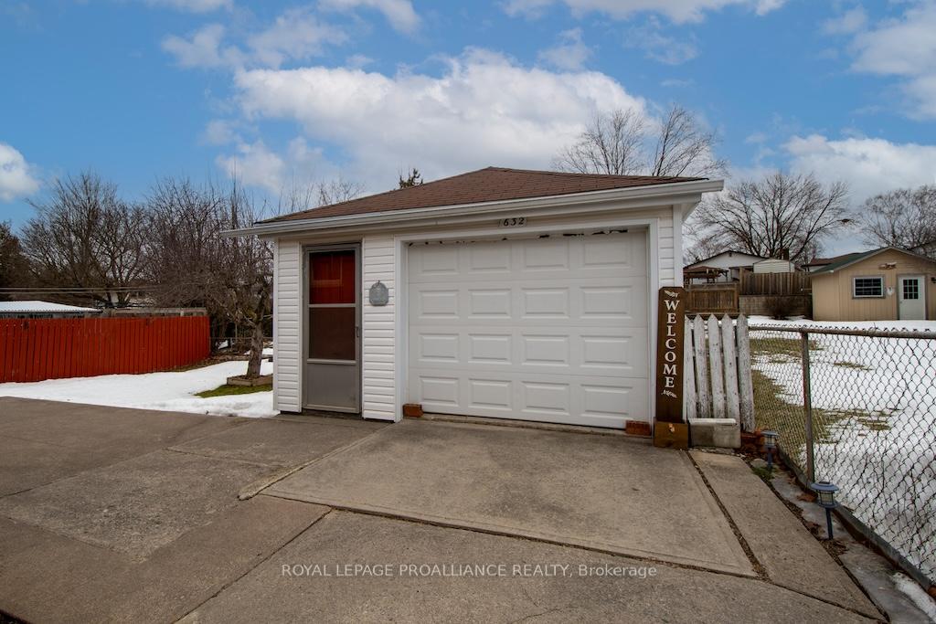 Photo 36 of 632 Saugeen Crescent, Peterborough, Ashburnham Ward 4 — HOMEH