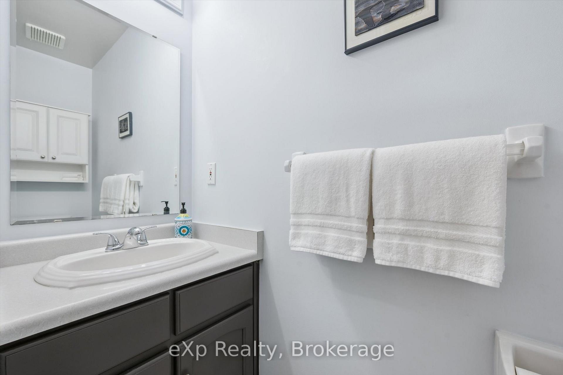 Photo 20 of 29 Celia Crescent, Guelph, Dovercliffe Park/Old University — HOMEH