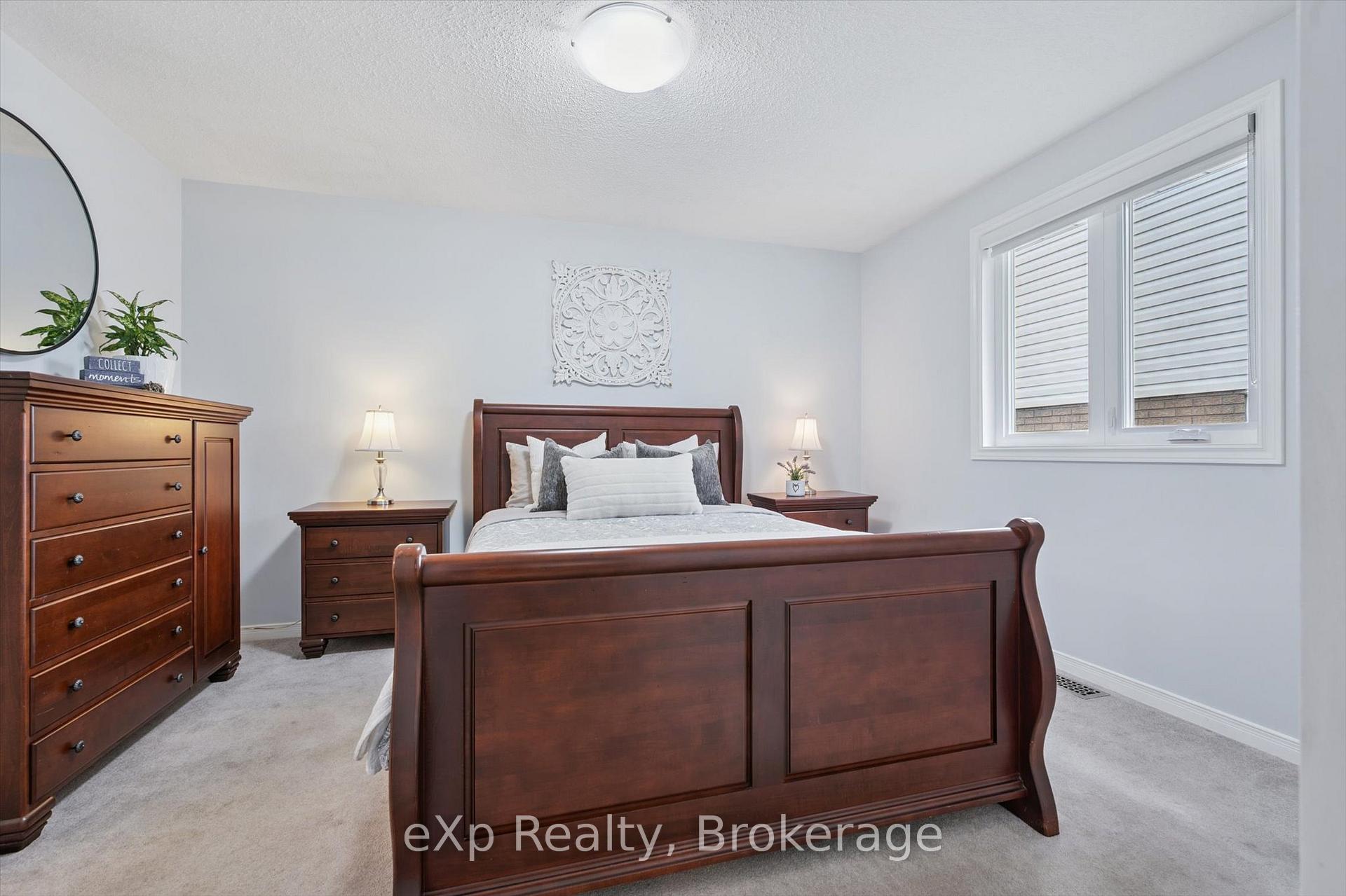Photo 21 of 29 Celia Crescent, Guelph, Dovercliffe Park/Old University — HOMEH