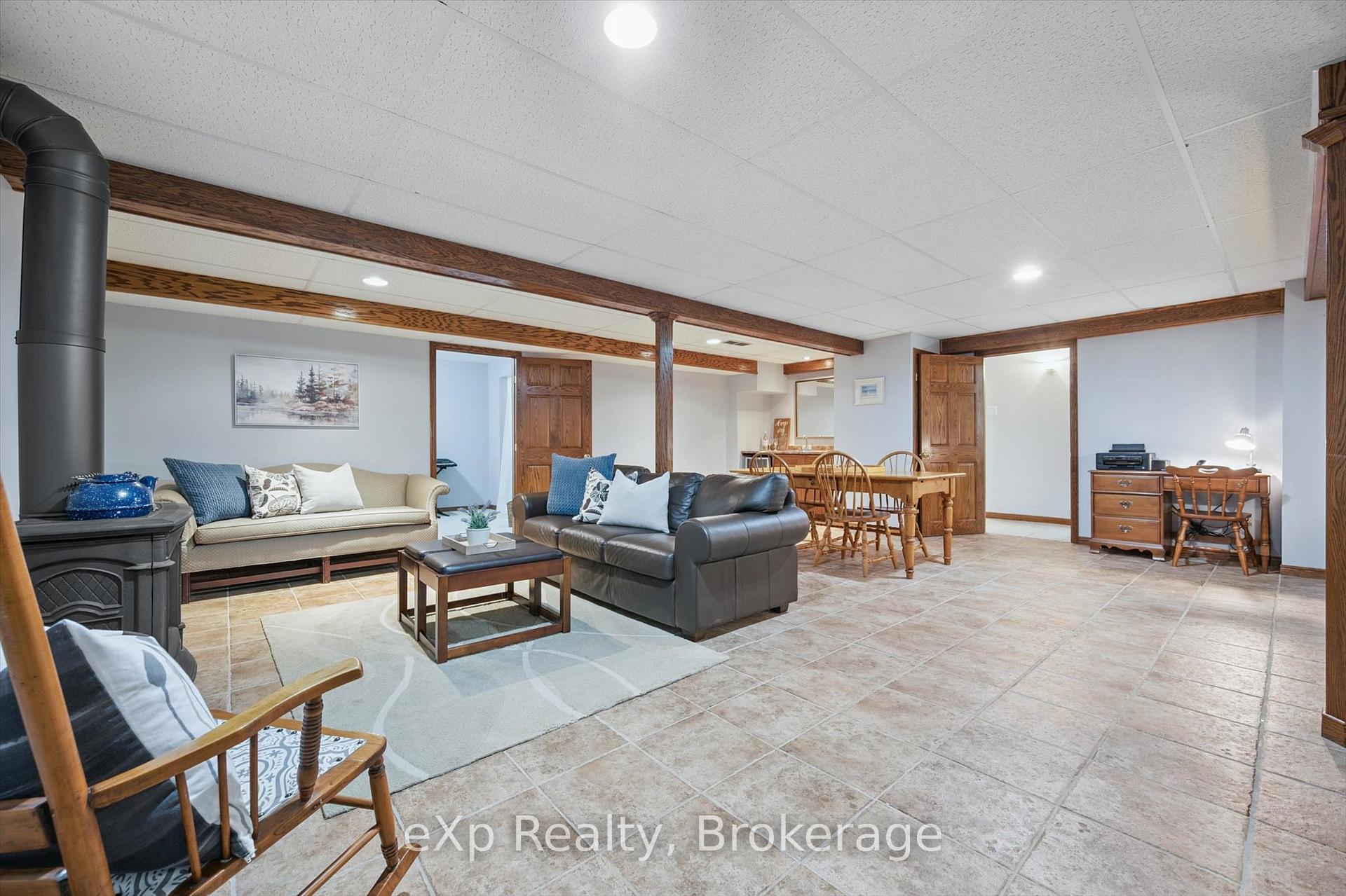 Photo 25 of 29 Celia Crescent, Guelph, Dovercliffe Park/Old University — HOMEH