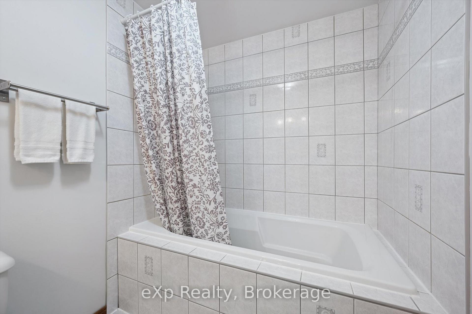 Photo 33 of 29 Celia Crescent, Guelph, Dovercliffe Park/Old University — HOMEH