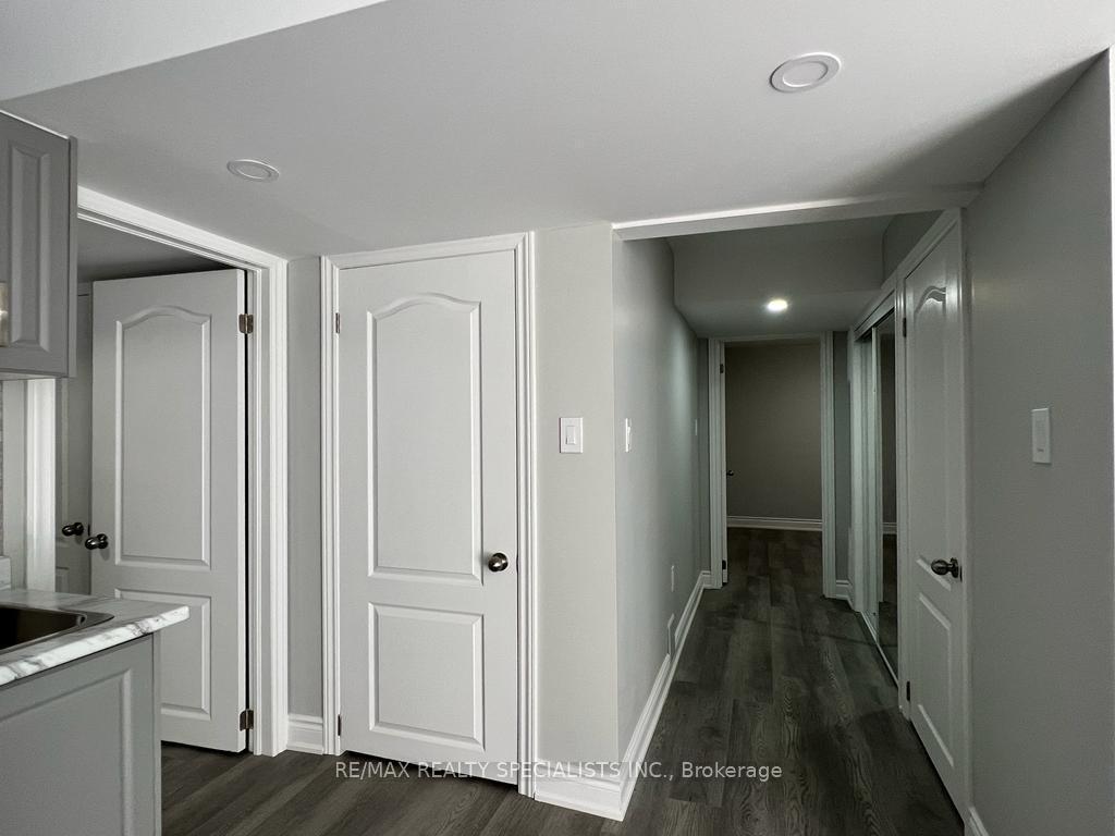 Photo 2 of 43 Jessop Drive, Brampton, Fletcher's Meadow — HOMEH
