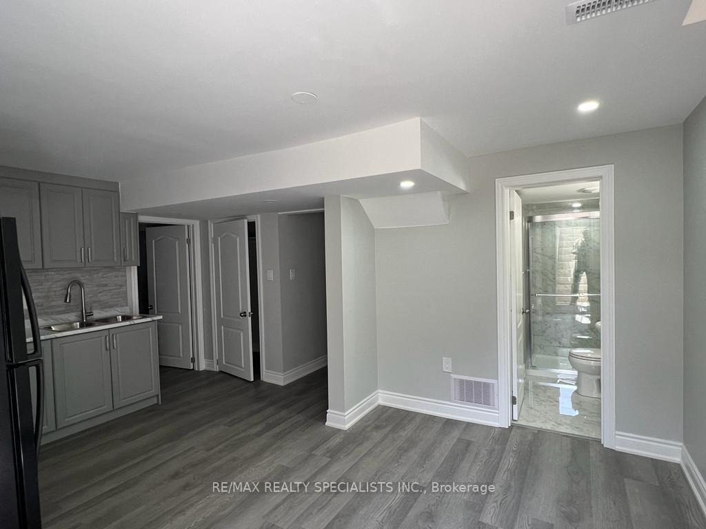 Photo 7 of 43 Jessop Drive, Brampton, Fletcher's Meadow — HOMEH