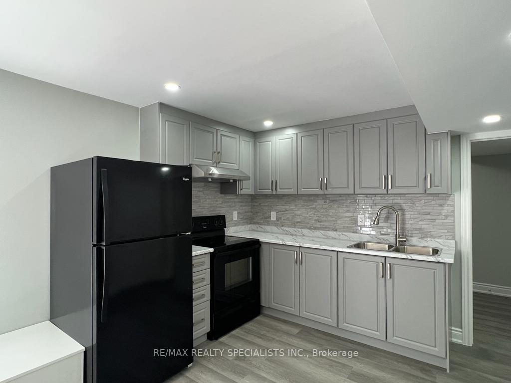 Photo 4 of 43 Jessop Drive, Brampton, Fletcher's Meadow — HOMEH