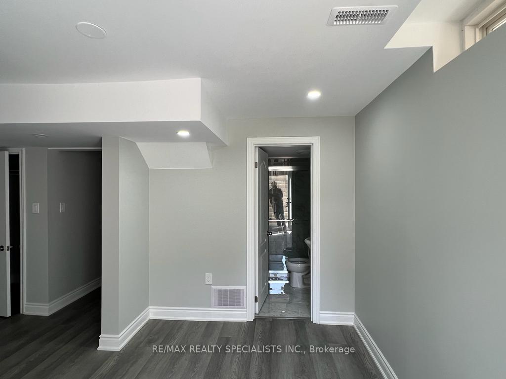 Photo 9 of 43 Jessop Drive, Brampton, Fletcher's Meadow — HOMEH