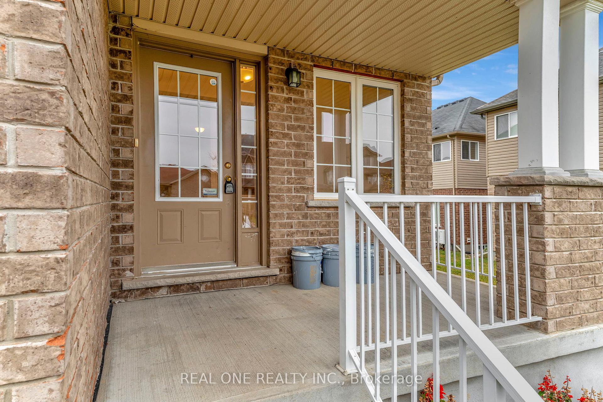 Photo 2 of Unit A, 104 Norma Crescent, Guelph, Victoria North — HOMEH