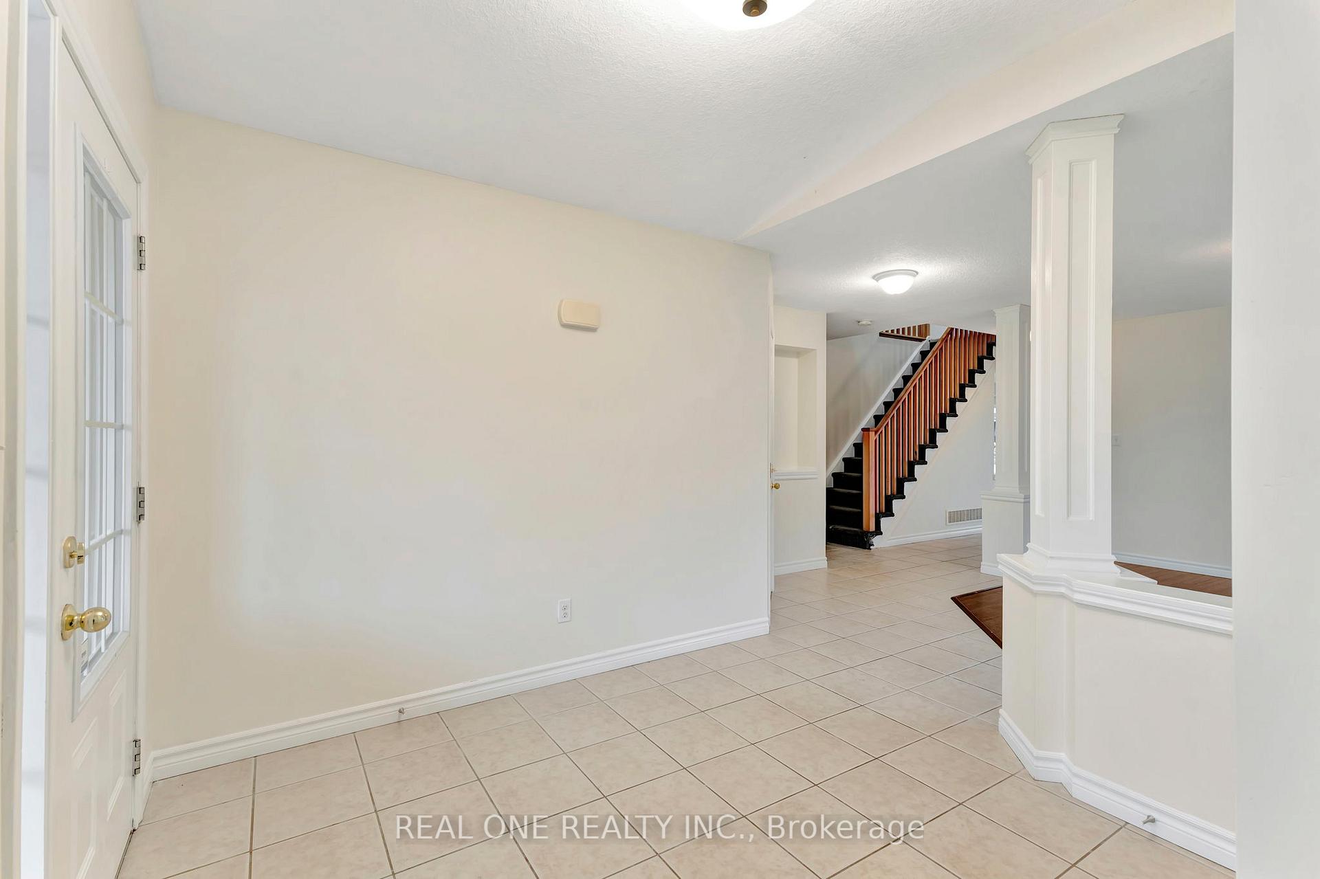 Photo 6 of Unit A, 104 Norma Crescent, Guelph, Victoria North — HOMEH