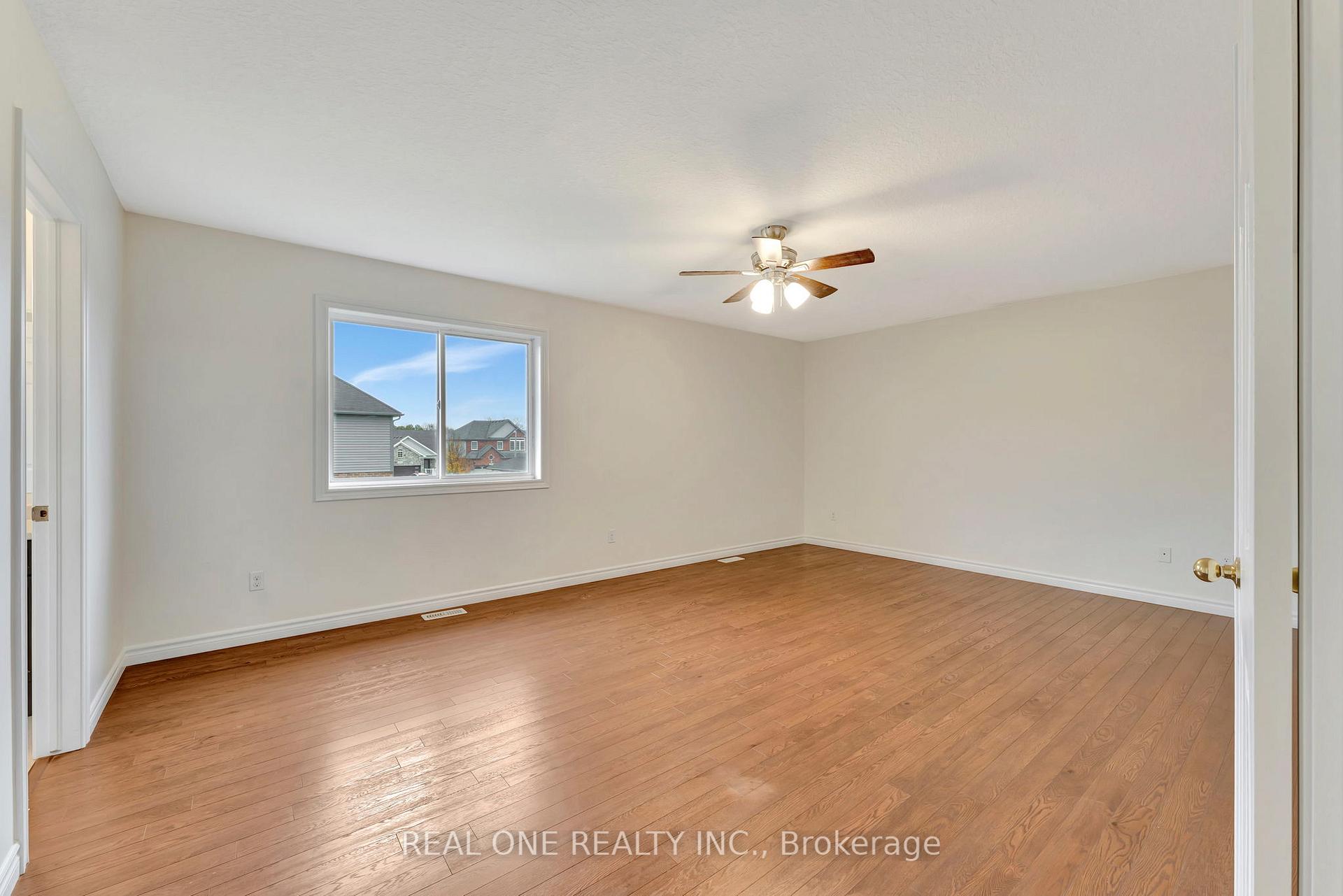 Photo 15 of Unit A, 104 Norma Crescent, Guelph, Victoria North — HOMEH