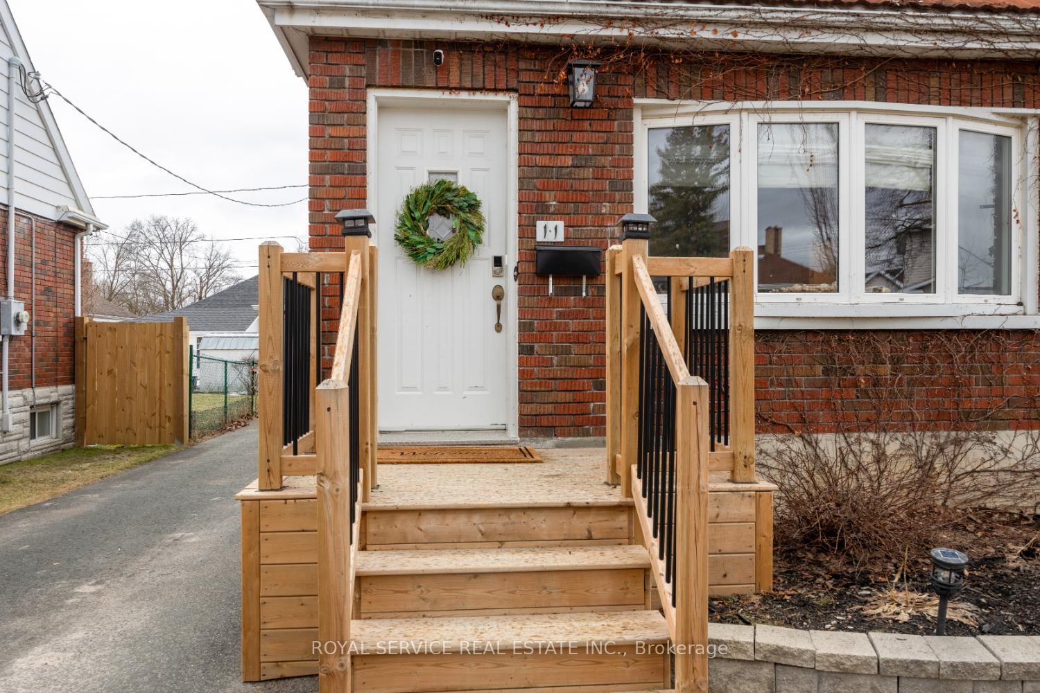 Photo 3 of 11 Ephgrave Boulevard, Peterborough, Otonabee Ward 1 — HOMEH