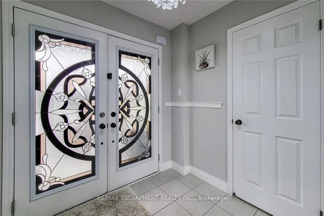 Photo 6 of 76 McAllistar Drive, Hamilton, Binbrook — HOMEH