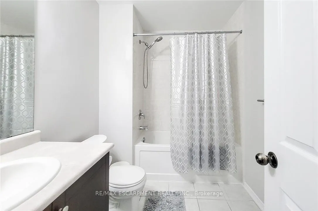 Photo 35 of 76 McAllistar Drive, Hamilton, Binbrook — HOMEH