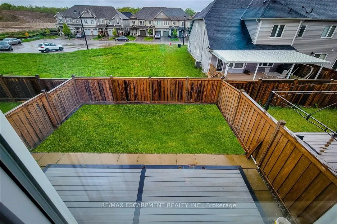 Photo 40 of 76 McAllistar Drive, Hamilton, Binbrook — HOMEH