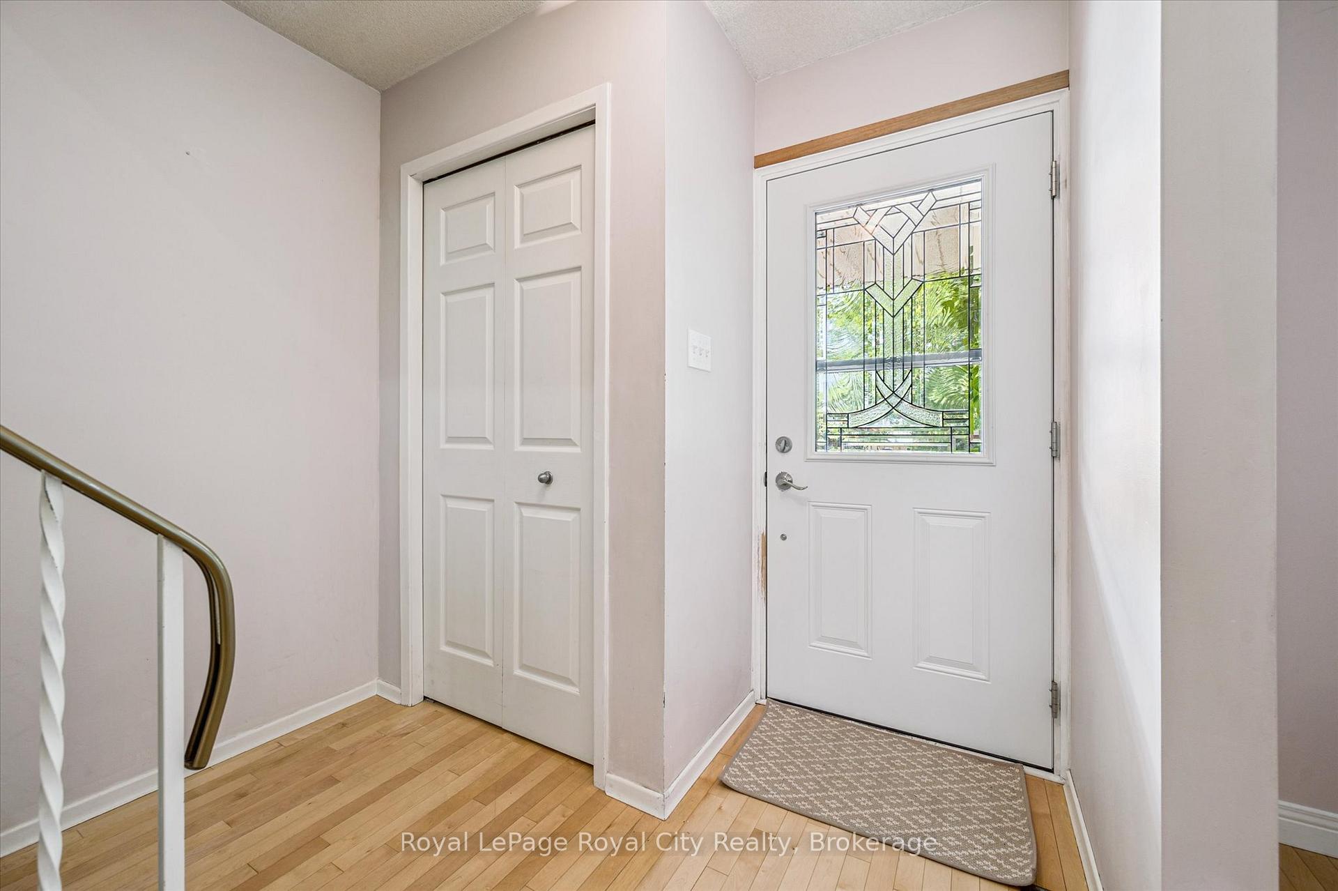 Photo 4 of 17 Springdale Boulevard, Guelph, Willow West/Sugarbush/West Acres — HOMEH