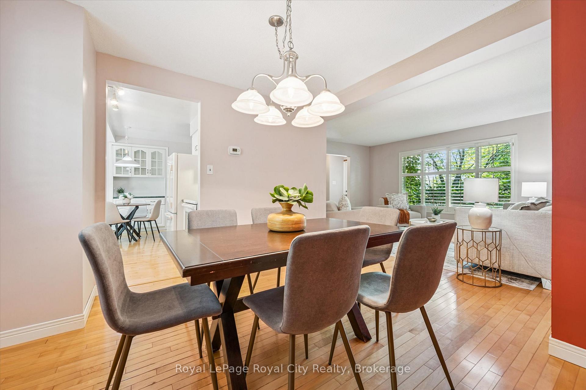 Photo 10 of 17 Springdale Boulevard, Guelph, Willow West/Sugarbush/West Acres — HOMEH