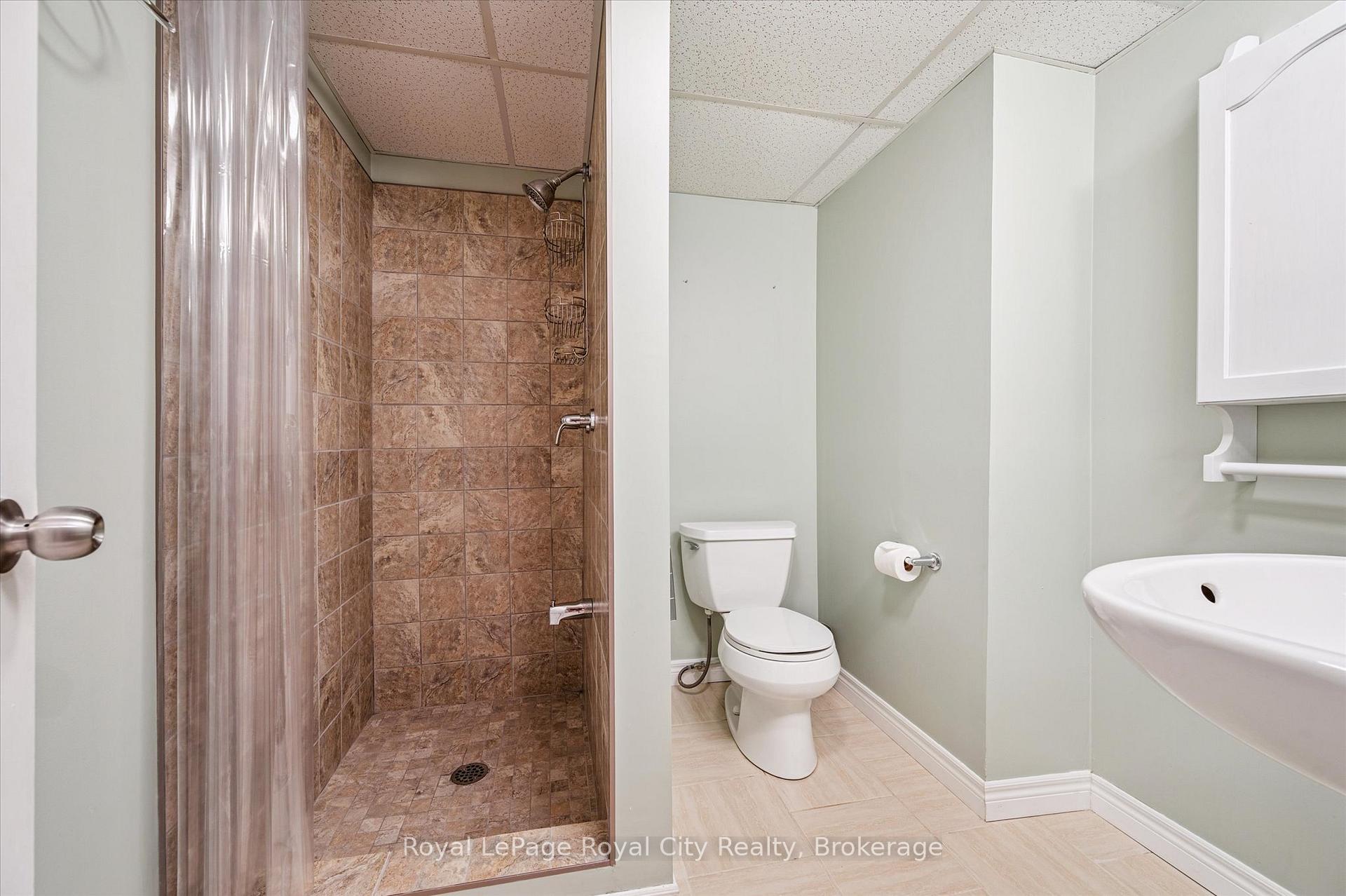 Photo 29 of 17 Springdale Boulevard, Guelph, Willow West/Sugarbush/West Acres — HOMEH