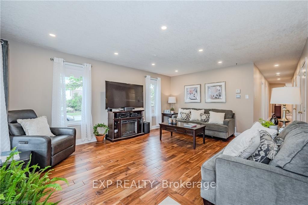 Photo 4 of 119 Silurian Drive, Guelph, Grange Road — HOMEH