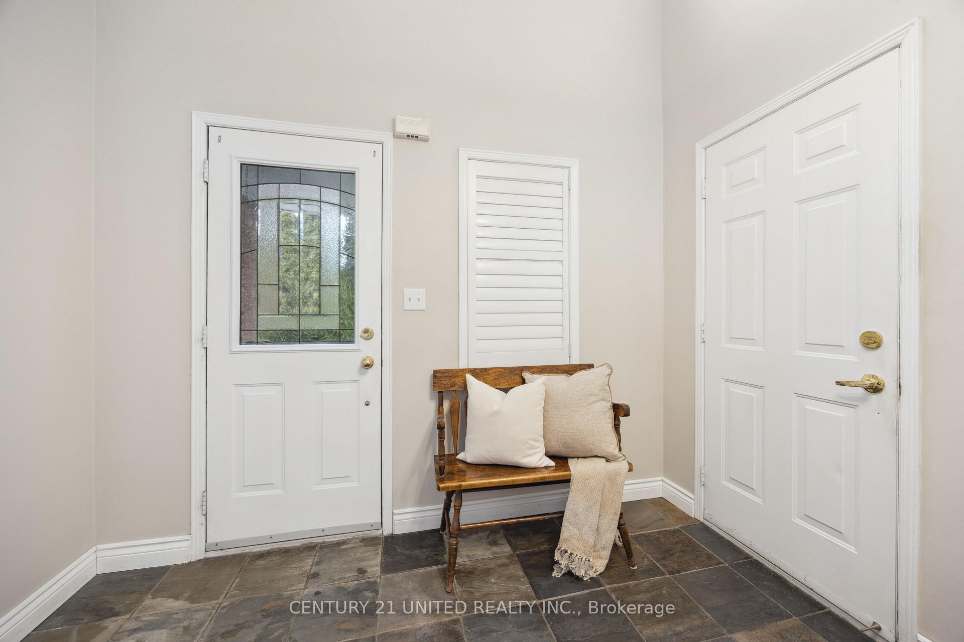 Photo 2 of 1408 Lillico Crescent, Peterborough, Monaghan Ward 2 — HOMEH