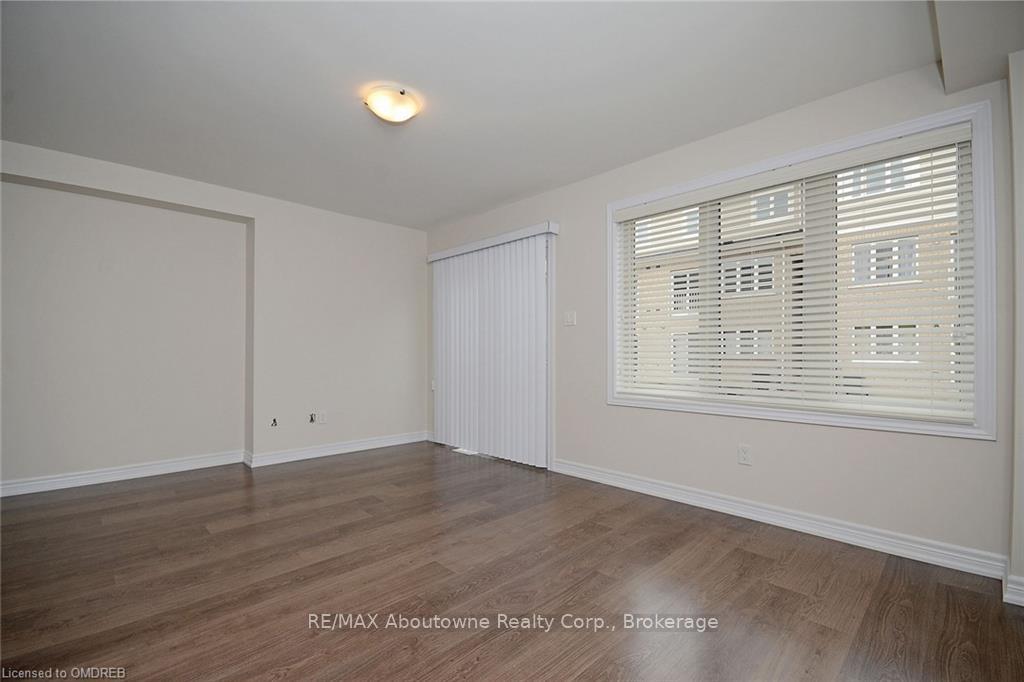 Photo 10 of 30 Skinner Drive, Guelph, Grange Road — HOMEH