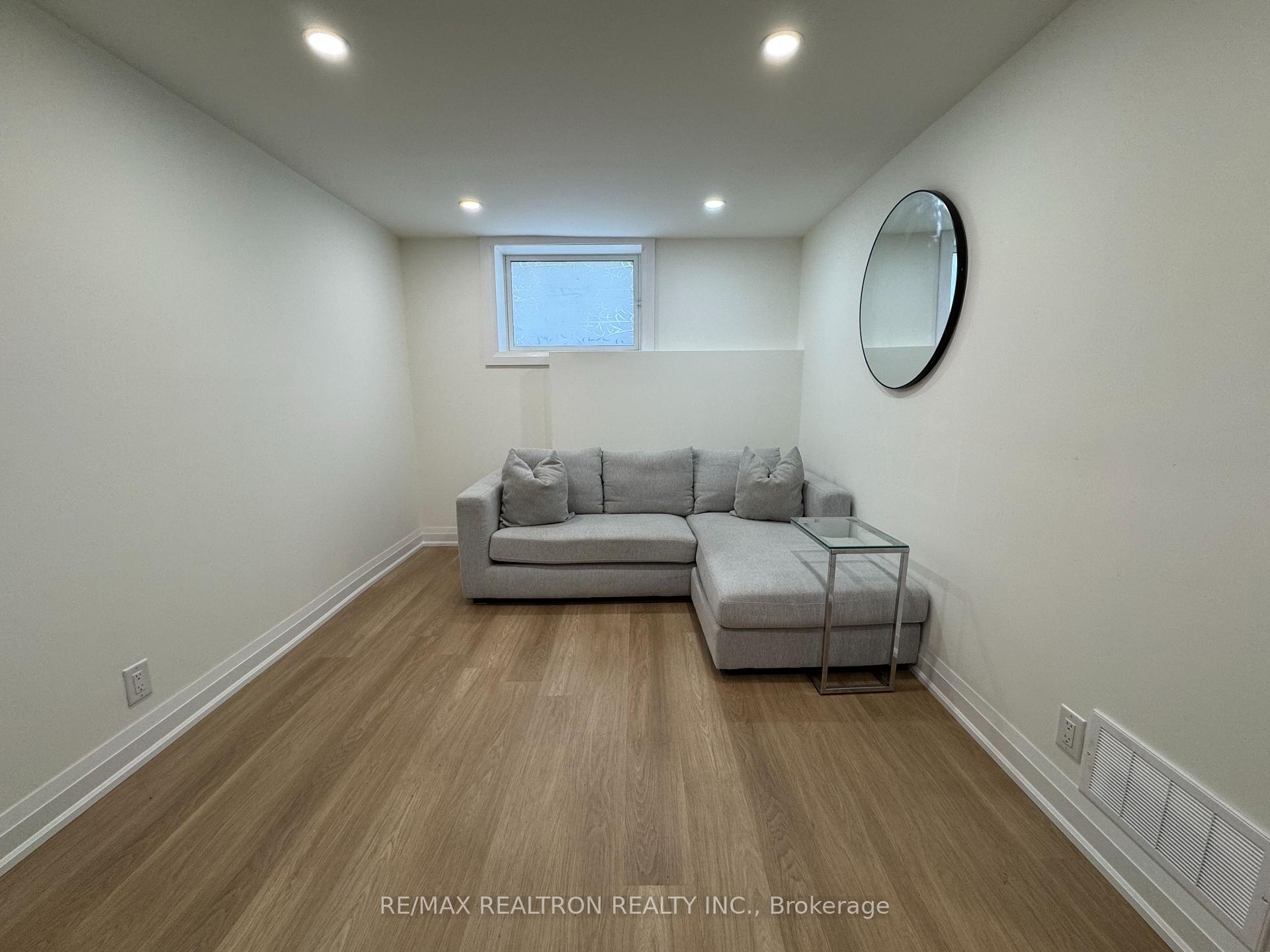 Photo 7 of Unit Bsmt, 71 Jasper Drive, Aurora, Aurora Heights — HOMEH