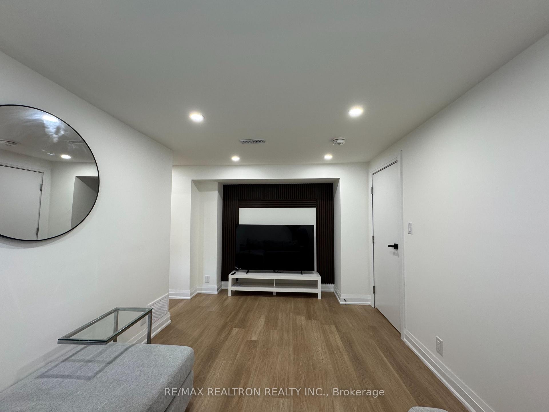 Photo 6 of Unit Bsmt, 71 Jasper Drive, Aurora, Aurora Heights — HOMEH