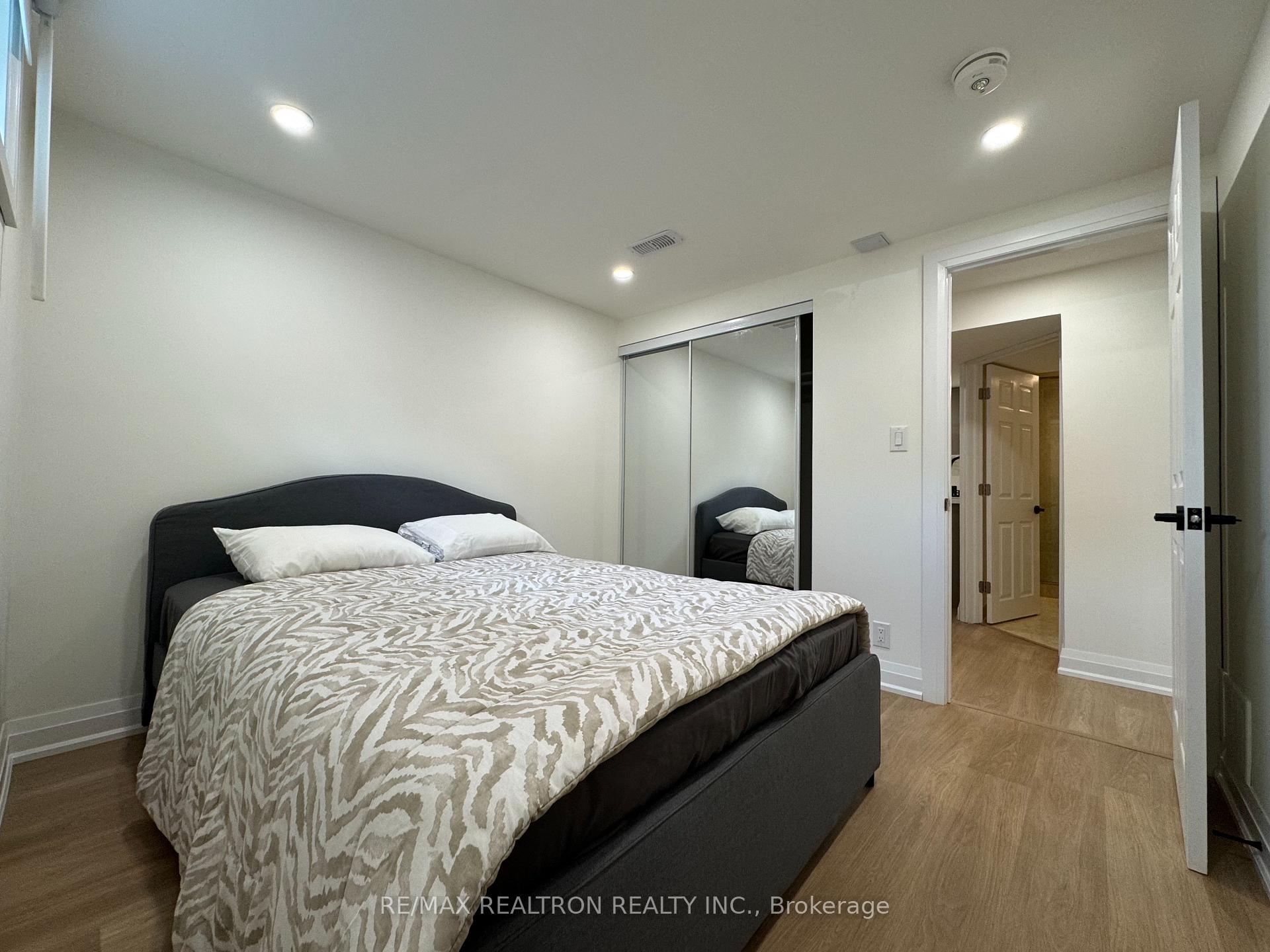 Photo 5 of Unit Bsmt, 71 Jasper Drive, Aurora, Aurora Heights — HOMEH