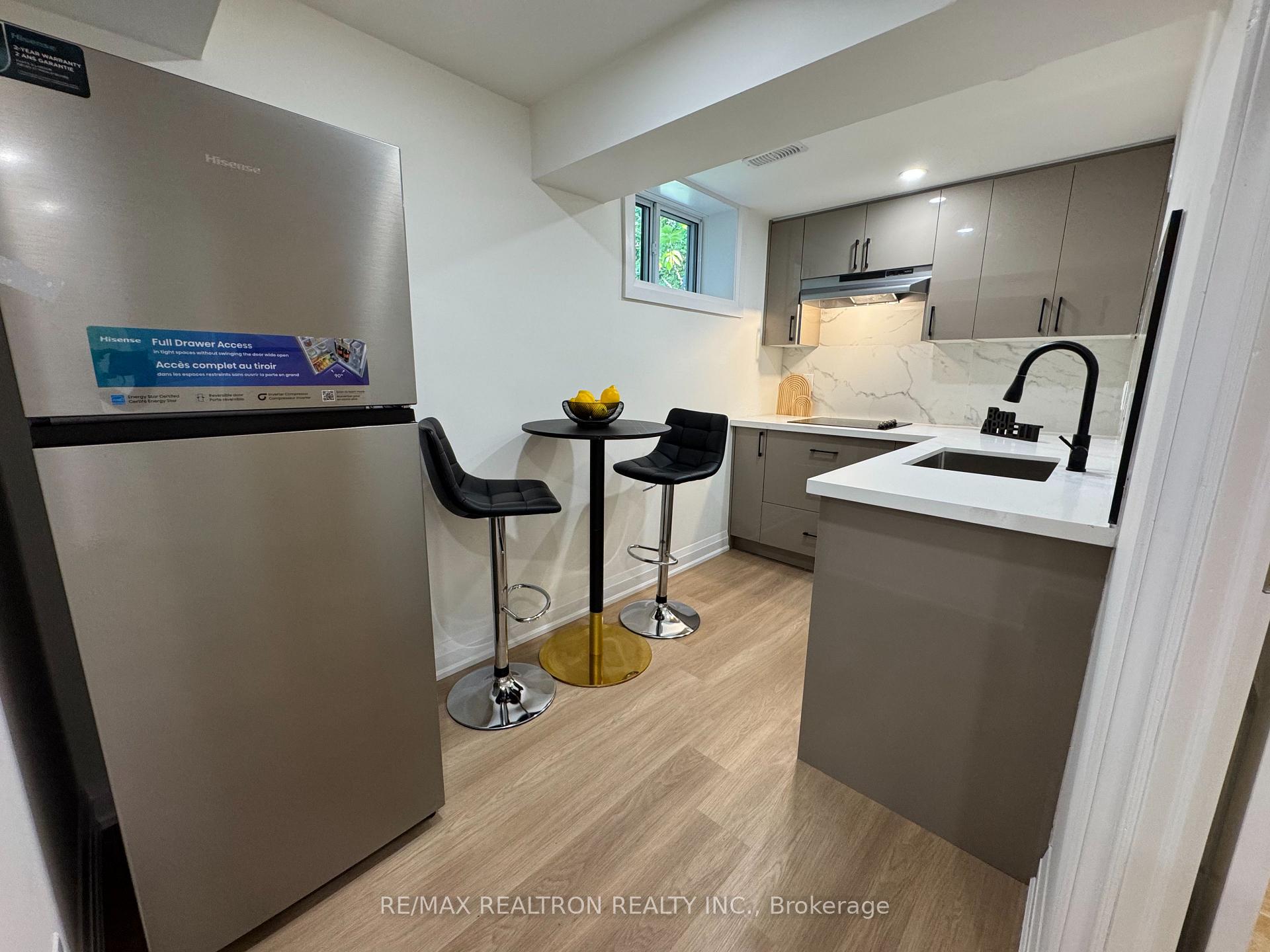 Photo 8 of Unit Bsmt, 71 Jasper Drive, Aurora, Aurora Heights — HOMEH