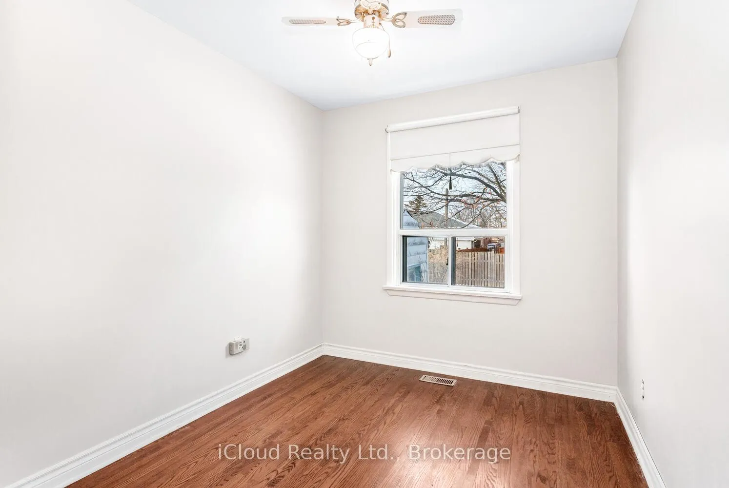 Photo 12 of 22 Mcculla Avenue, Brampton, Brampton North — HOMEH
