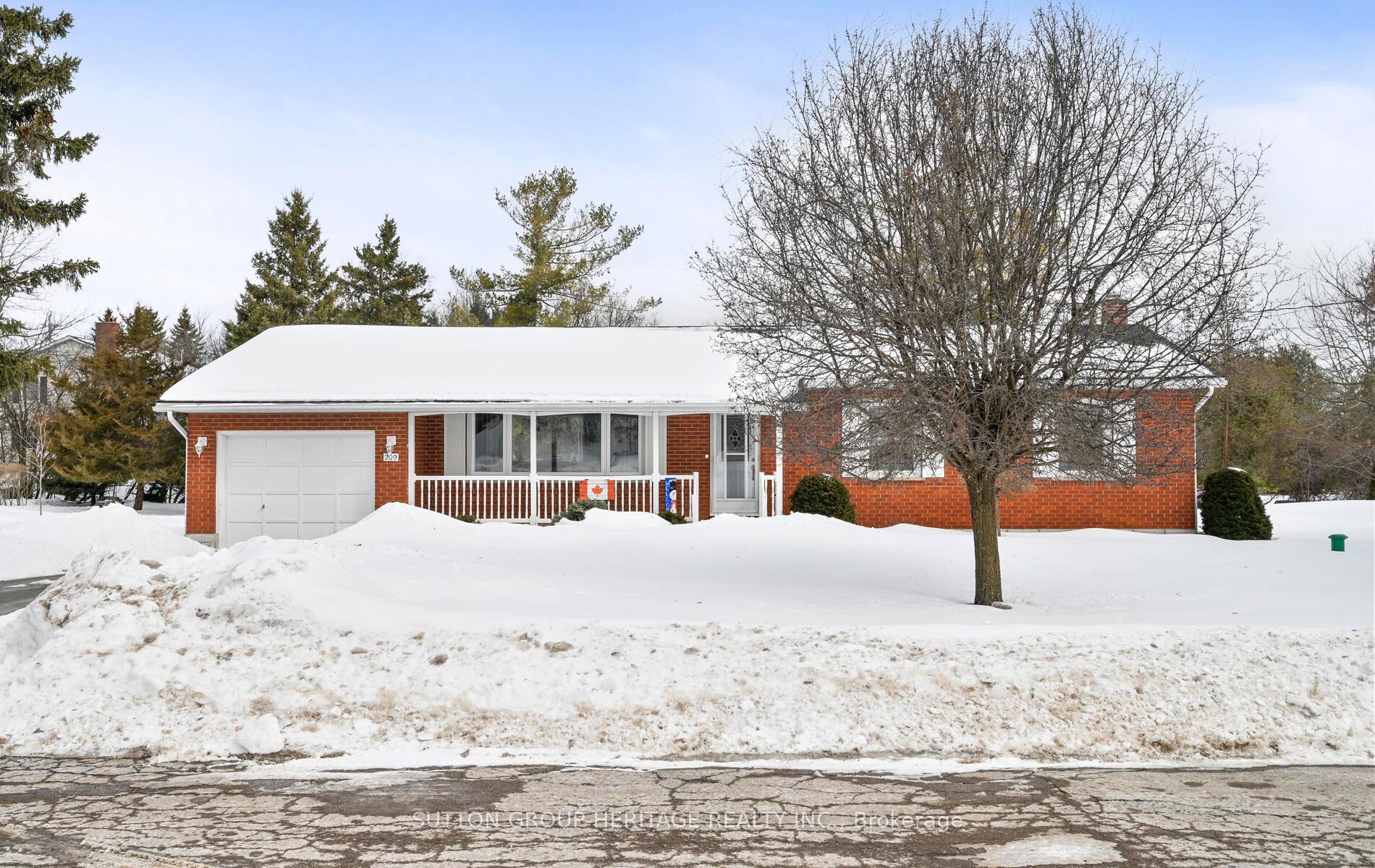 Photo 2 of 209 Hillview Drive, Peterborough, Northcrest Ward 5 — HOMEH