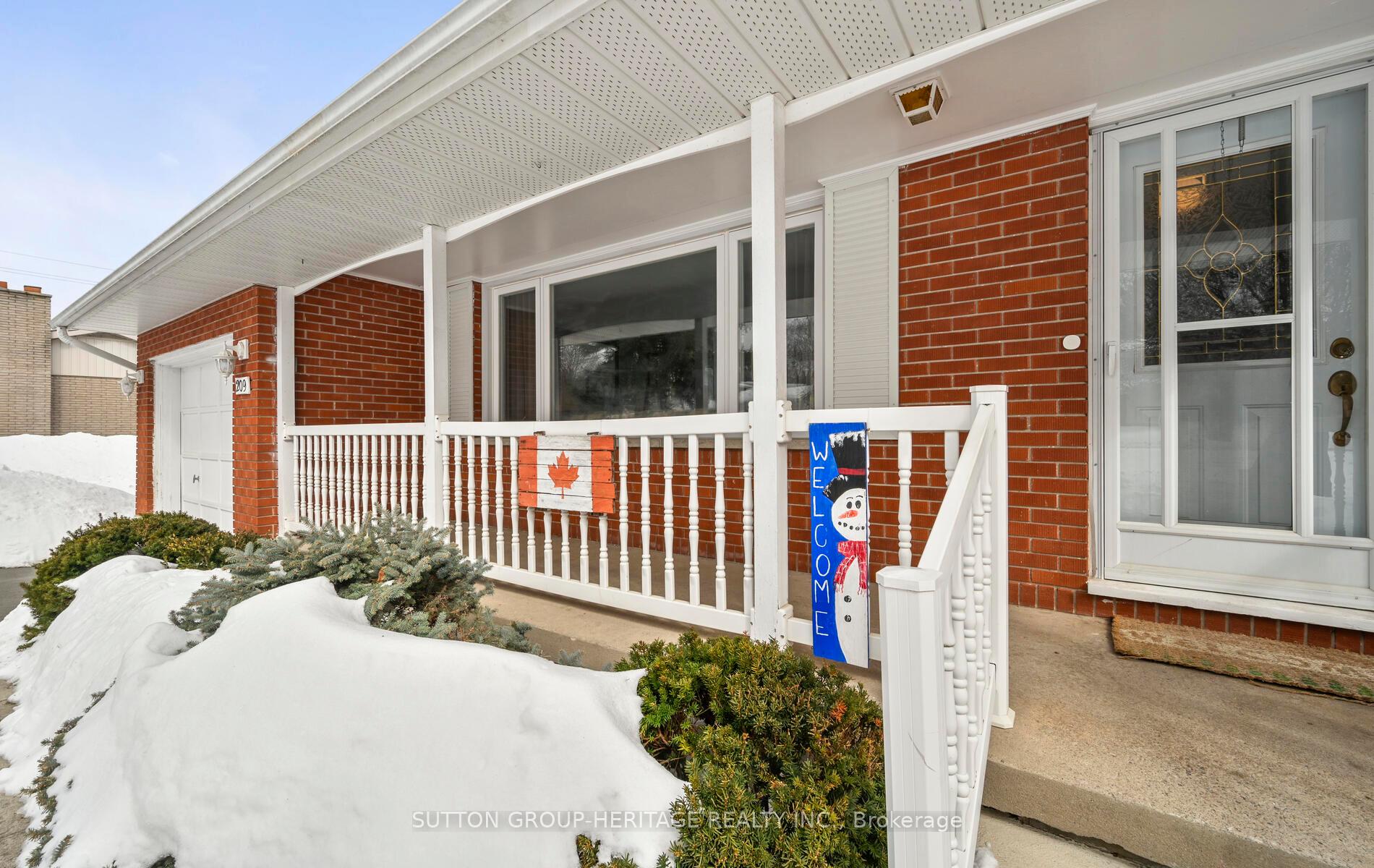 Photo 3 of 209 Hillview Drive, Peterborough, Northcrest Ward 5 — HOMEH