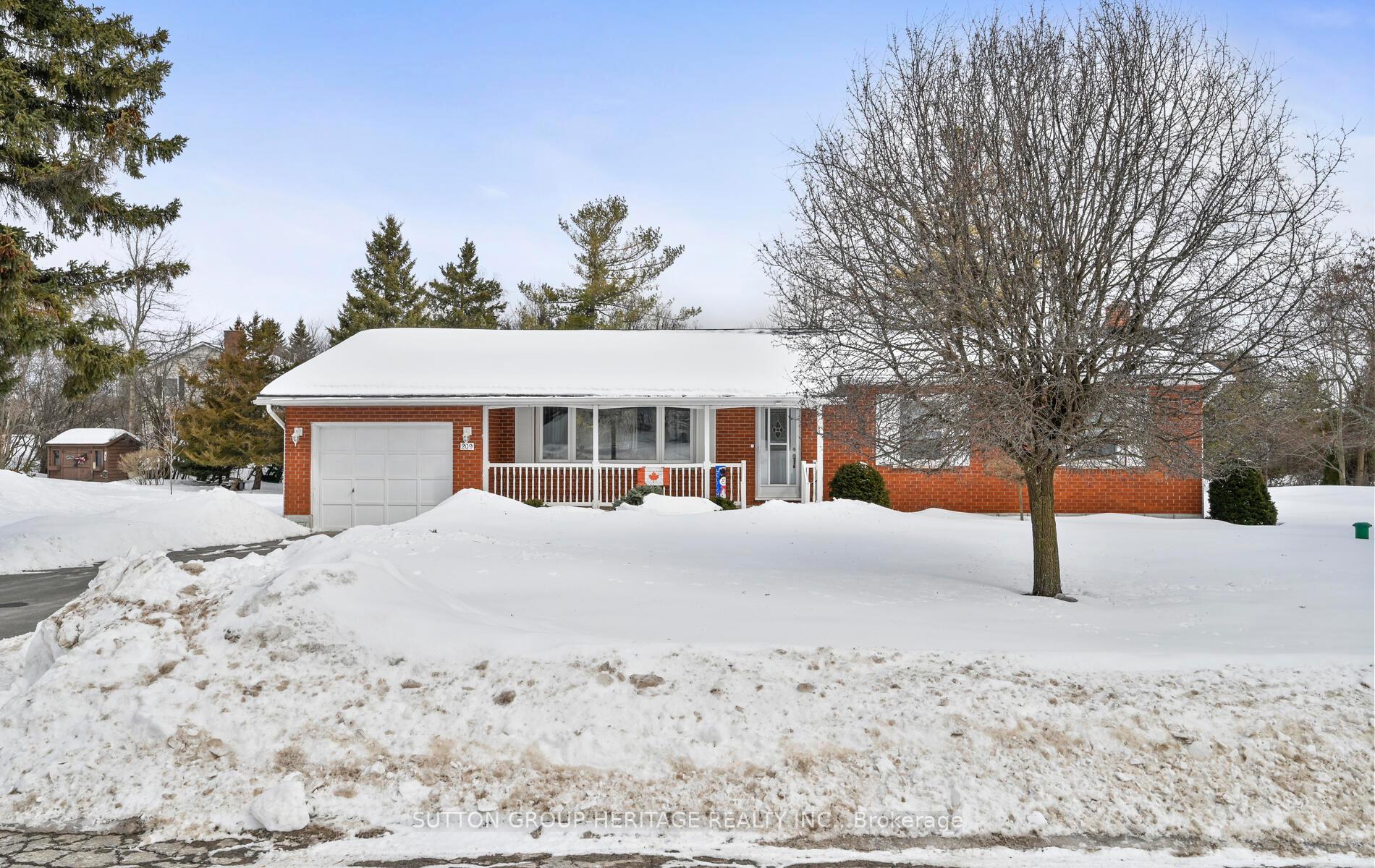 Photo 5 of 209 Hillview Drive, Peterborough, Northcrest Ward 5 — HOMEH