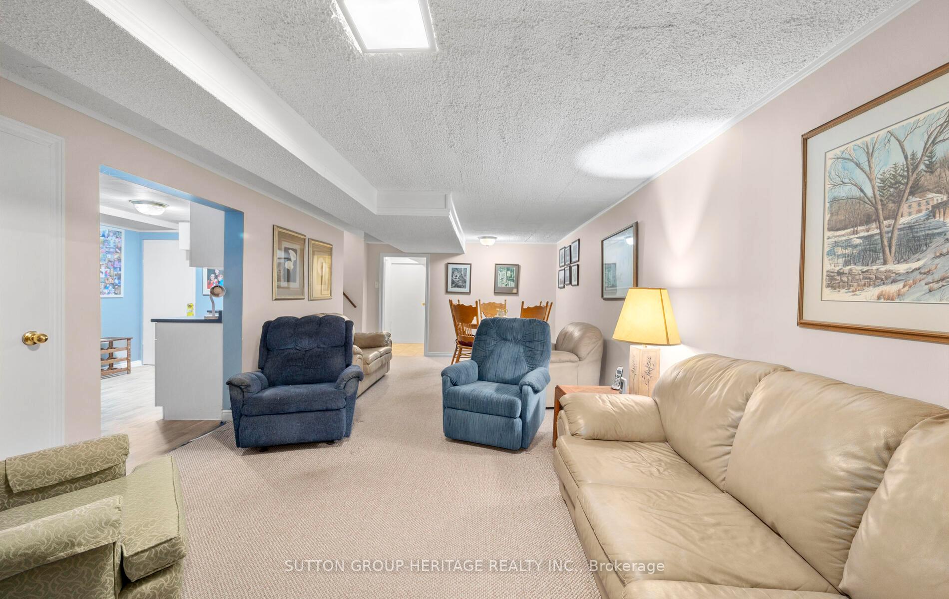 Photo 21 of 209 Hillview Drive, Peterborough, Northcrest Ward 5 — HOMEH