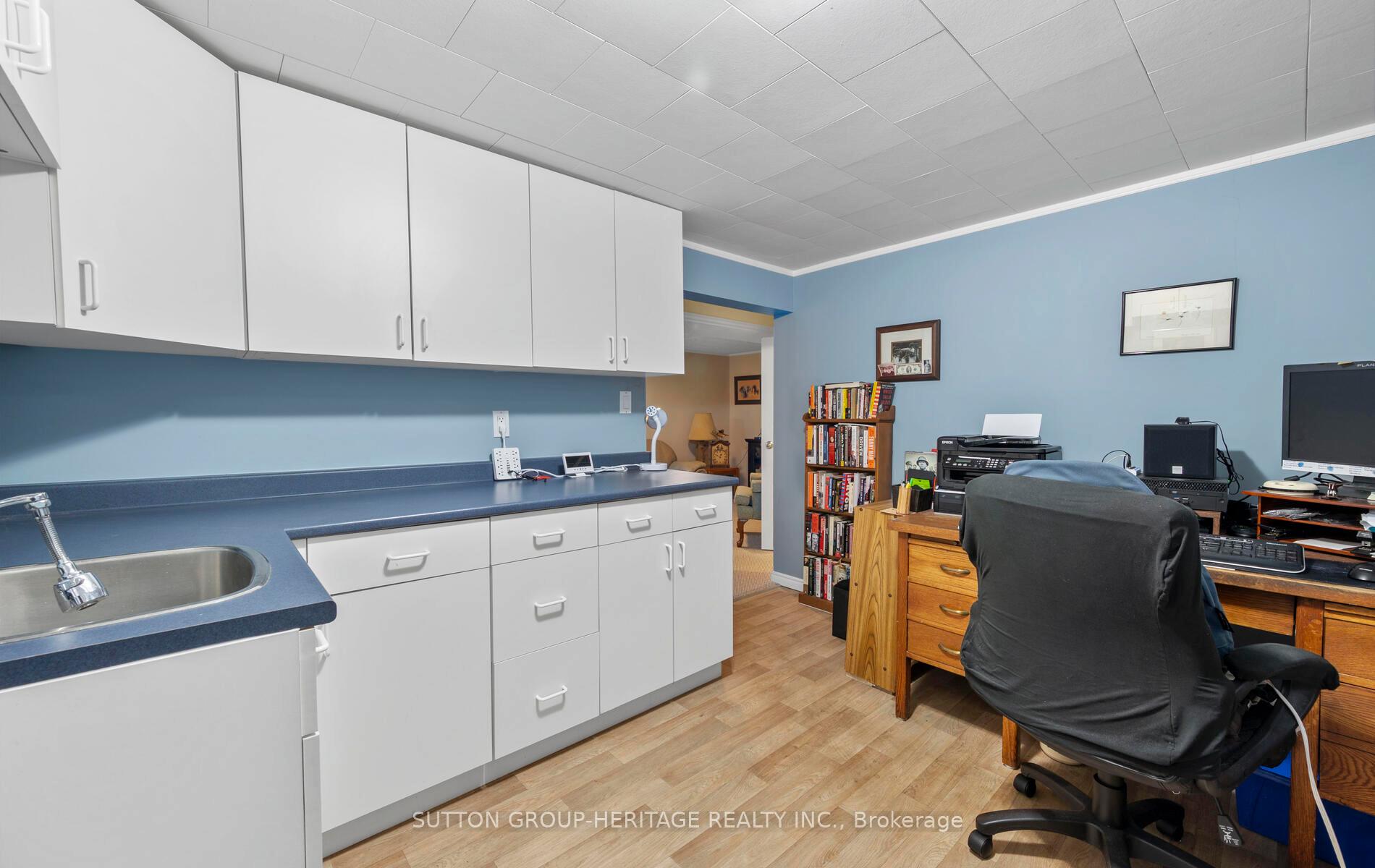 Photo 24 of 209 Hillview Drive, Peterborough, Northcrest Ward 5 — HOMEH