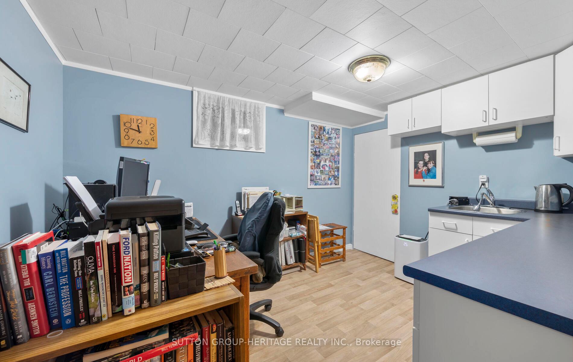 Photo 25 of 209 Hillview Drive, Peterborough, Northcrest Ward 5 — HOMEH