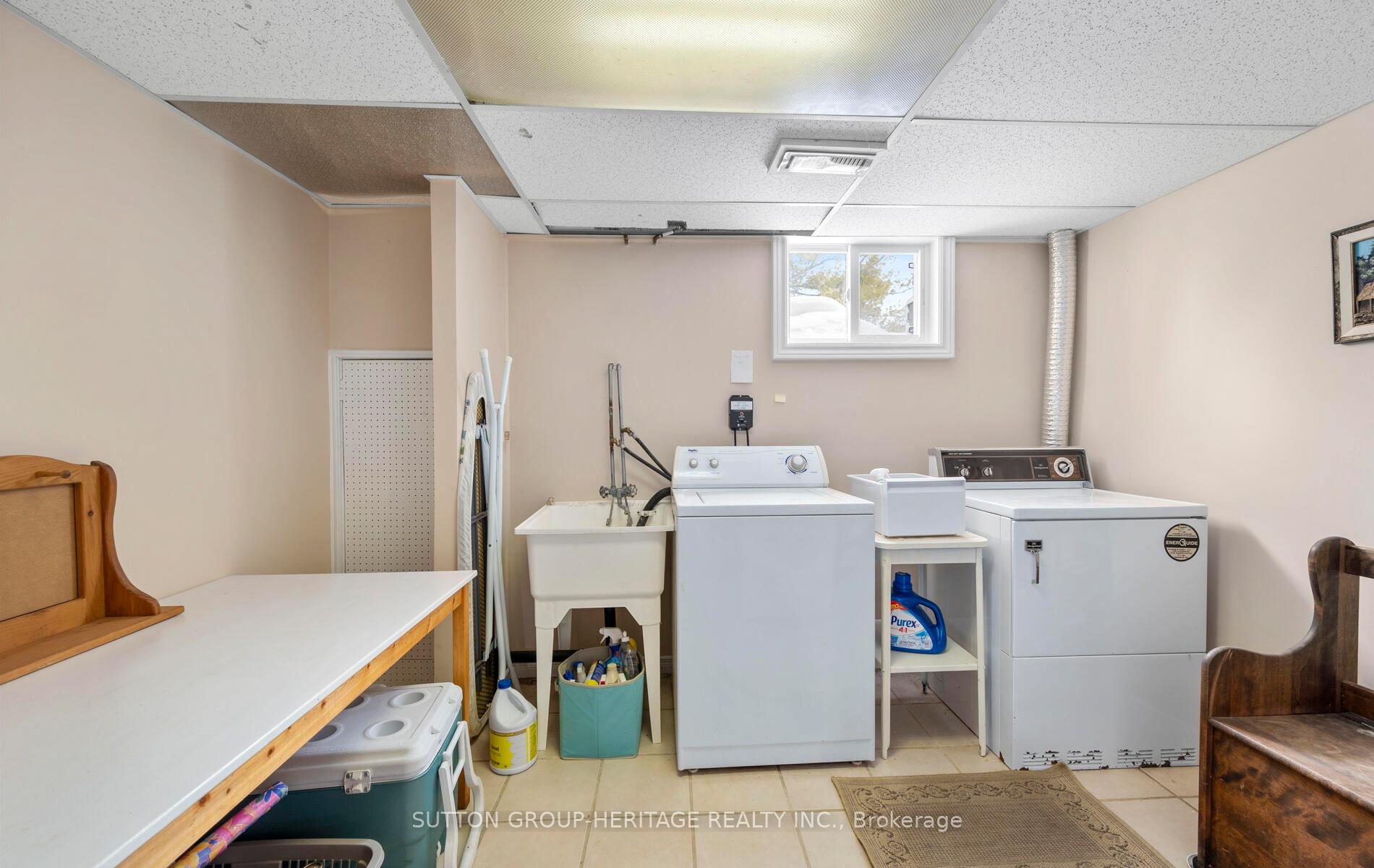 Photo 27 of 209 Hillview Drive, Peterborough, Northcrest Ward 5 — HOMEH