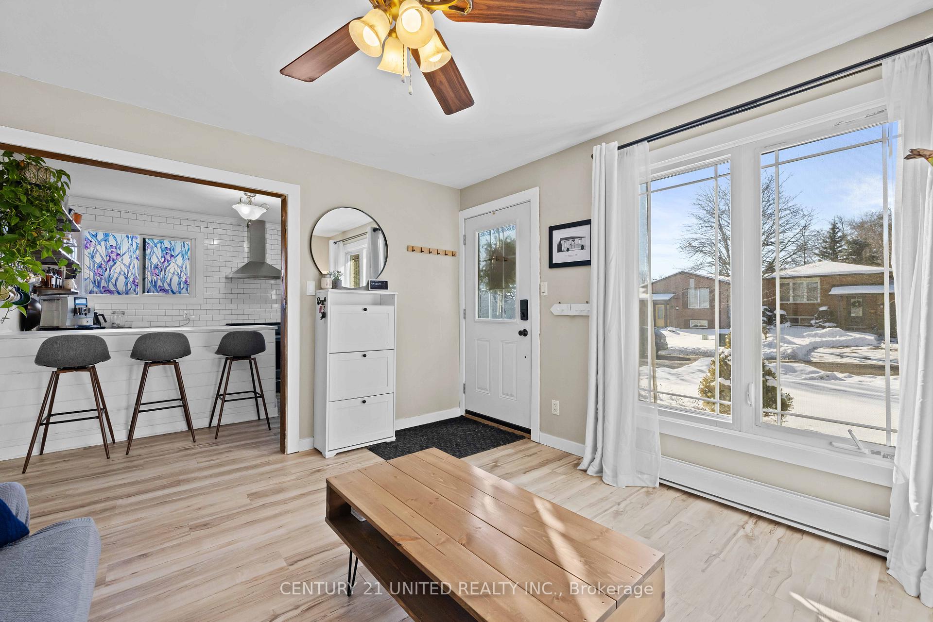 Photo 3 of 936 Dainard Drive, Peterborough, Monaghan Ward 2 — HOMEH