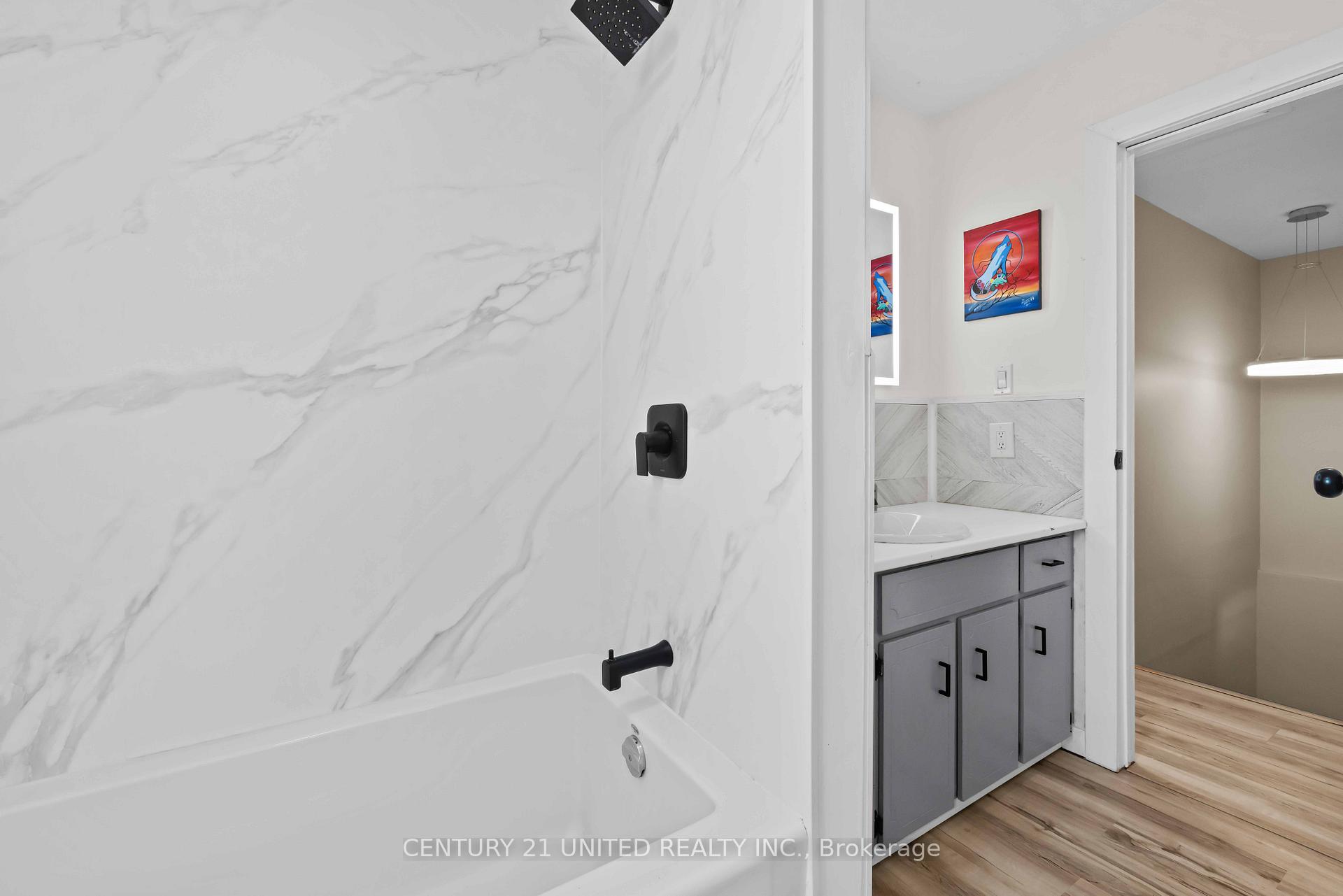 Photo 9 of 936 Dainard Drive, Peterborough, Monaghan Ward 2 — HOMEH