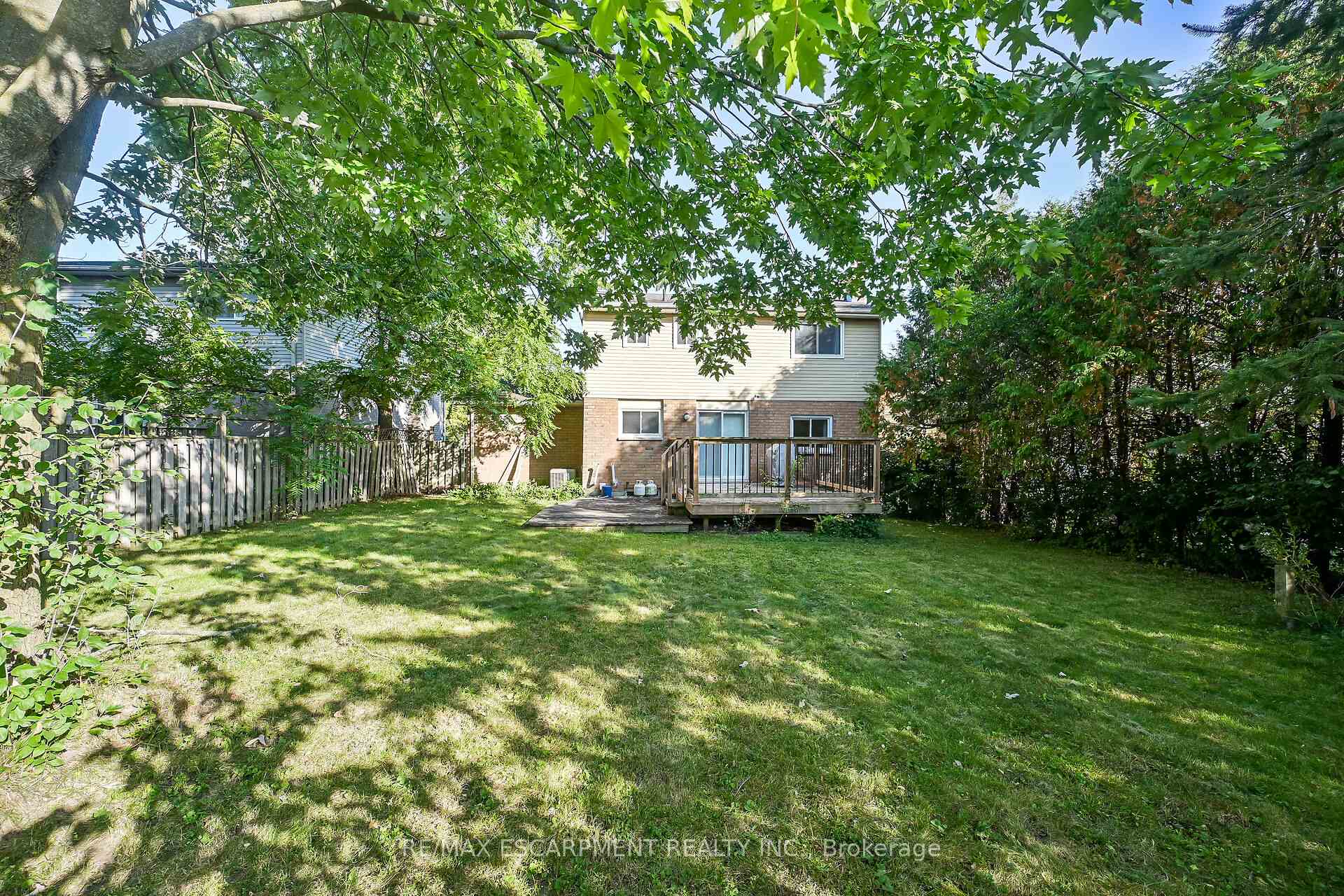 Photo 3 of 494 Kortright Road W, Guelph, Kortright West — HOMEH