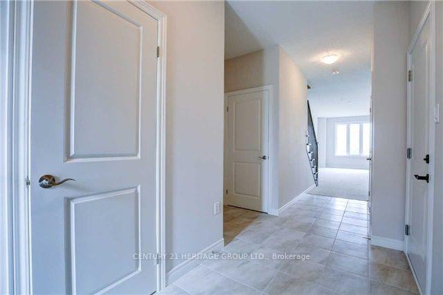 Photo 2 of 96 Dunrobin Lane, Grimsby, Grimsby Beach — HOMEH