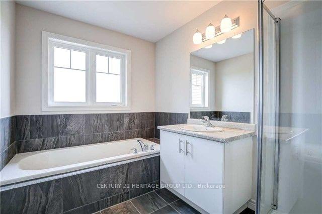 Photo 11 of 96 Dunrobin Lane, Grimsby, Grimsby Beach — HOMEH