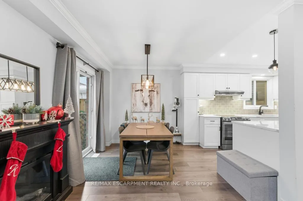 Photo 7 of 11 Glenhollow Drive, Hamilton, Stoney Creek Mountain — HOMEH