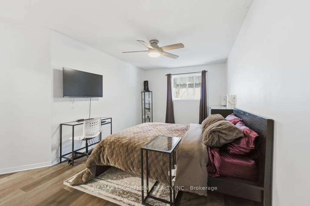 Photo 12 of 11 Glenhollow Drive, Hamilton, Stoney Creek Mountain — HOMEH