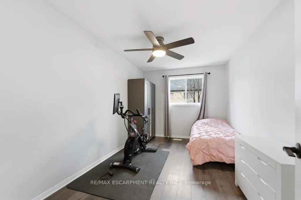 Photo 14 of 11 Glenhollow Drive, Hamilton, Stoney Creek Mountain — HOMEH